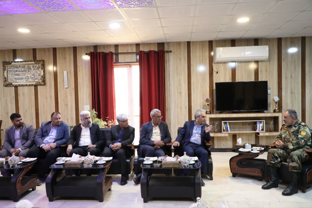 دیدار مدیرعامل شرکت نفت و گاز اروندان با فرمانده قرارگاه منطقه‌ای نزاجا در جنوب غرب کشور