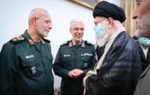جنوب ایران به داشتن چنین فرزندی افتخار میکند/ راز گمنامی یک فرمانده از قوم لر جنوب ایران به داشتن چنین فرزندی افتخار میکند/ راز گمنامی یک فرمانده از قوم لر