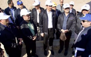 بازدید مالک شریعتی، از تاسیسات مناطق نفت‌خیز جنوب