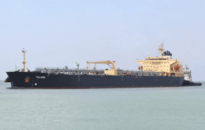 نیروی دریایی سپاه توقیف نفتکش متخلف در دریای عمان را تأیید کرد